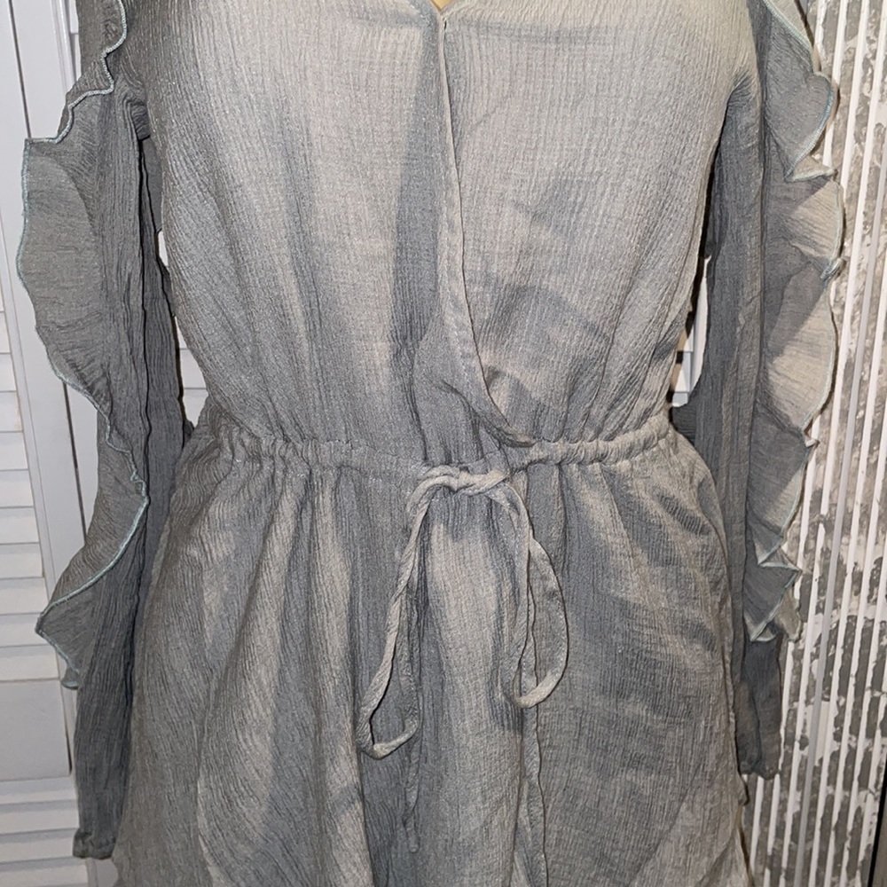 &merci beautiful sage green romper with ruffle trim size M - Picture 3 of 6